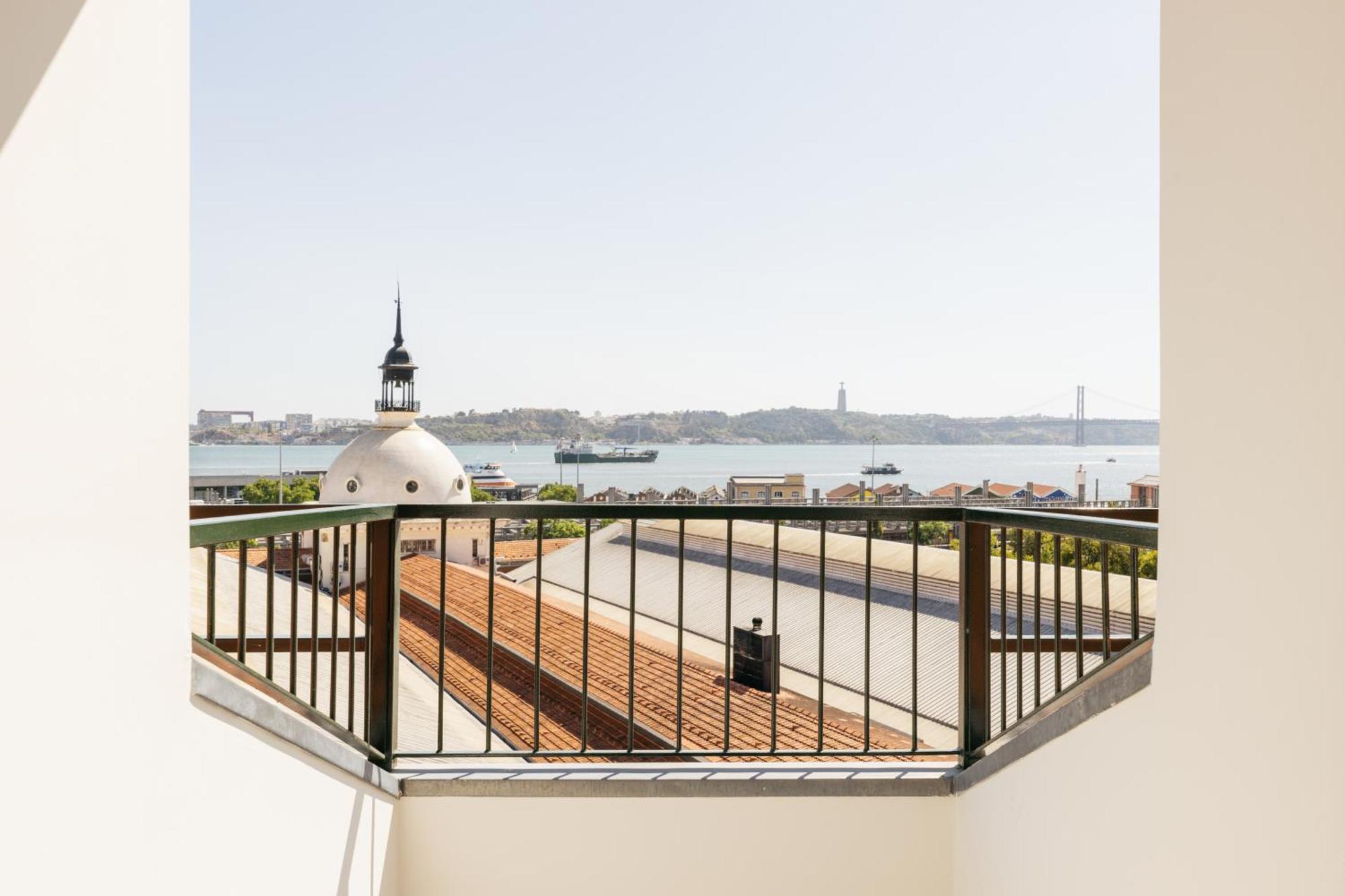 Dare Lisbon River 외부 사진